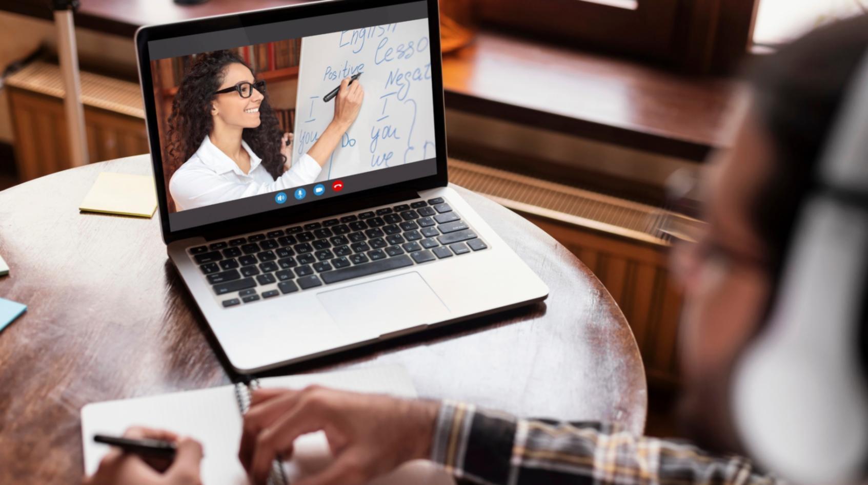 Session de travail collaboratif sur un projet SEO